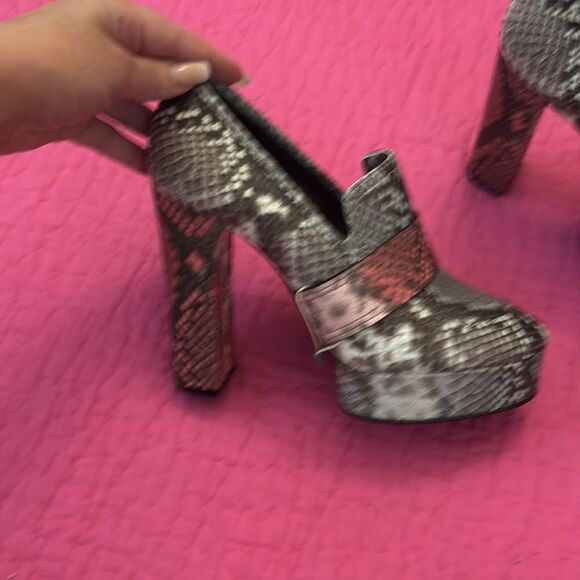 Casadei Multicolor Snakeskin Heels, US7,5 - Picture 4 of 13